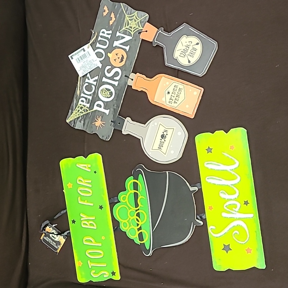 Witches Halloween signs, NWT
